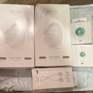 Elvie Stride Breast Shields and Accessories Set - White